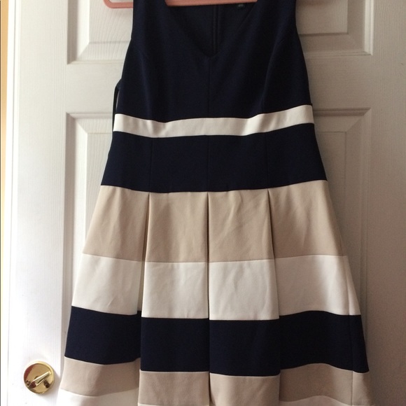 Dresses & Skirts - Lauren Ralph Lauren dress 12p nwt